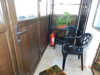 Apartament Cristina cu doua dormitoare & balcon & parcare proprie - Onești - 2