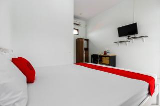 RedDoorz @ Jagakarsa 2 - 3