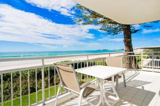 Oceanside Resort - Absolute Beachfront Apartments - 7