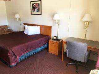 Kewanee Motor Lodge - Kewanee - 3