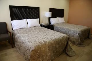 Hotel Plaza Bernal - 1