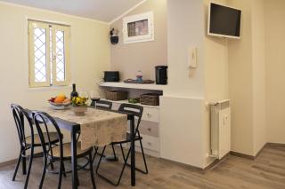 Pisetzky-Spadaro Apartments - Vegezio Roma - Rome - 2