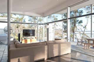 Baragoola Retreat - Luxury Waterfront Property - 2