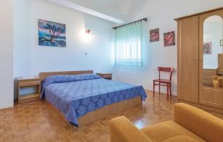 Apartments Milka 1767 - Pješčana Uvala - 0