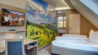 Landhotel Zur Grünen Kutte - Bernshausen - 5