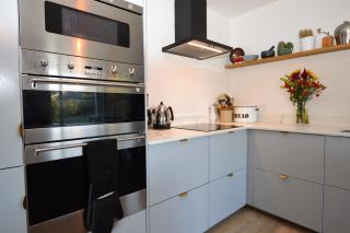 Gate Cottage - 3