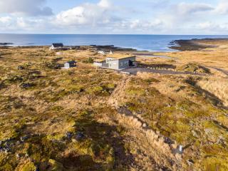 Hvassahraun Cabin by the Sea - Vogar - 9