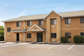 Travelodge by Wyndham Marysville - Marysville - 9