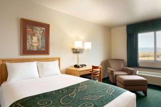 Travelodge by Wyndham Milford - Milford - 8