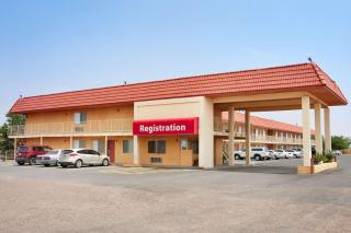 Travelodge by Wyndham Winslow - Winslow - 0