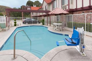 Super 8 by Wyndham Santa Clarita/Valencia - Santa Clarita - 6