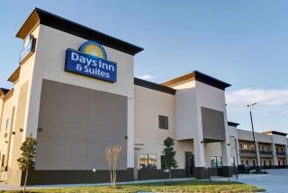 Days Inn & Suites by Wyndham Port Arthur - Port Arthur - 8