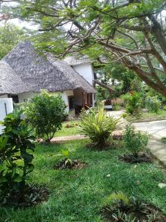 Diani Banda Cottages - Diani Beach - 2