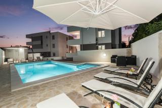Villa Star 3 luxury apartment with a pool - 2