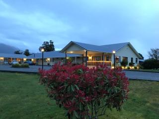 High Peaks Hotel - Fox Glacier - 0