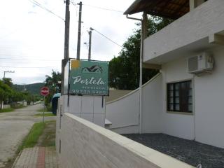 Apartamentos Bombinhas - 140 metros da Praia - 7