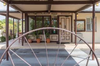 Landmark Lookout Lodge - Tombstone - 8
