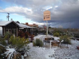 Landmark Lookout Lodge - Tombstone - 1