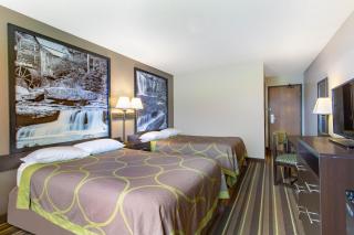 Super 8 by Wyndham Weston WV - Weston - 2