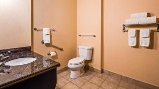 Best Western Estevan Inn & Suites - 1