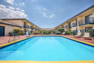 Baymont by Wyndham Tehachapi - Tehachapi - 8