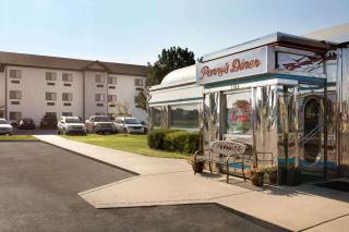 Baymont by Wyndham Wellington - 3