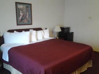 Days Inn by Wyndham Hutchinson - Hutchinson - 9