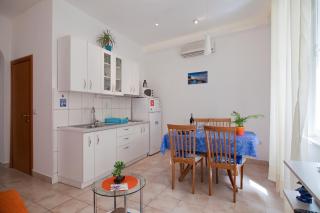Val Apartments - 8
