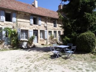 La Cour - Flavigny-sur-Ozerain - 9