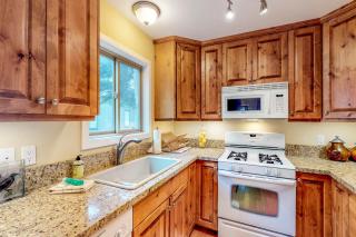 Pinewood Getaway - Ketchum - 3