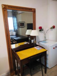 New Diamond XLarge City Center 300 Mbps Speed Wifi Studio - 6