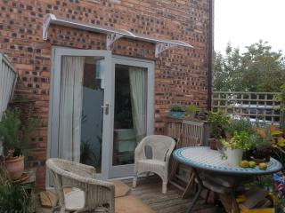 The garden room, pets, fridge Tv - 8