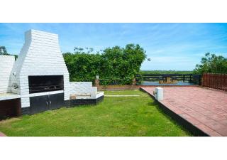 Sundaze Riverside House - Colchester - 5km from Elephant Park - Colchester - 8