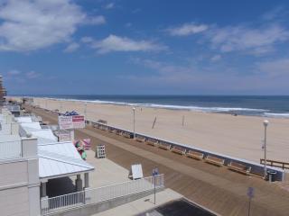 Majestic Hotel & Apartments - Ocean City - 2