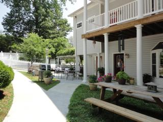 Acorn Hill Lodge and Spa - Lynchburg - 1