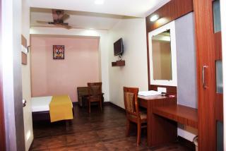 Hotel Indiana Inn - Navi Mumbai - 2