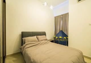 4-Bedrm ensuite family friendly house near Aeon Bukit Indah - Johor Bahru - 1