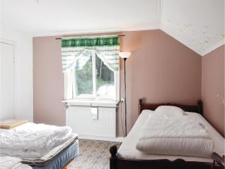 2 Bedroom Pet Friendly Home In Munkfors - Munkfors - 1