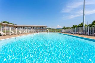 Days Inn by Wyndham Breezewood - Breezewood - 8