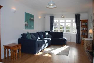 Lazy Days Cottage - Winterton-on-Sea - 2