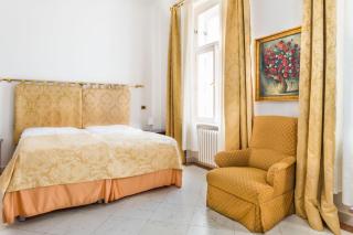 La Fenice - Prague - 9