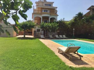 Relaxing Villa with Swimming Pool and Garden - Áyios Yeóryios - 9