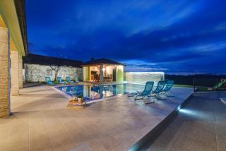 Beautiful Villa Petra with Summer Kitchen and Pool - Lovinac - 5