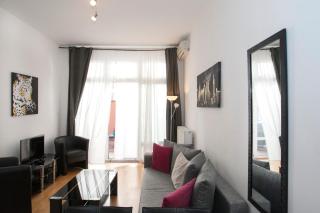 Apartment with Big Terrace - Budapest - 5