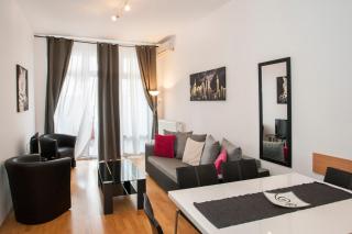 Apartment with Big Terrace - Budapest - 4