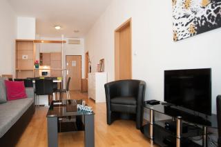 Apartment with Big Terrace - Budapest - 3