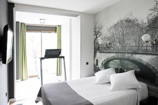Hospedium Hostal Un Punto Chic - Huesca - 3