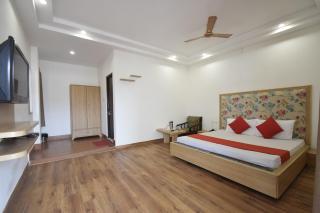 Hotel Atlantic- 500 M from Alwar Bus Stand - 1