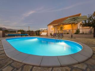 Charming holiday home with private pool - Islam Latinski - 6