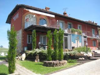 Red Wine Camere - La Morra - 0
